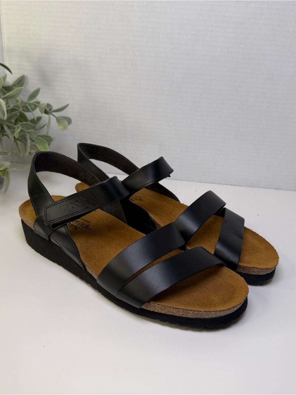 Naot Kayla Wedge Sandal in Matte Black Leather Memory Foam FB Size EU 41 US 10
